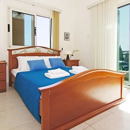 Karena Villa
